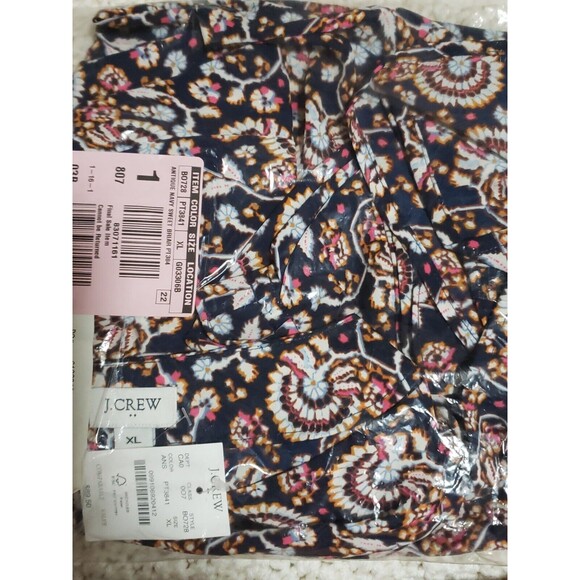 NWT J. Crew V Neck Button Front Shirt - Navy Size XL - Picture 7 of 10